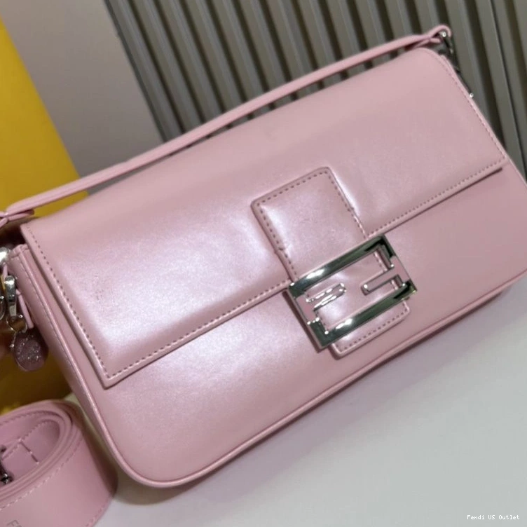 Vintage HOT In Baguette Bag Medium Pink Leather Fendi Tiffany Smooth 0809